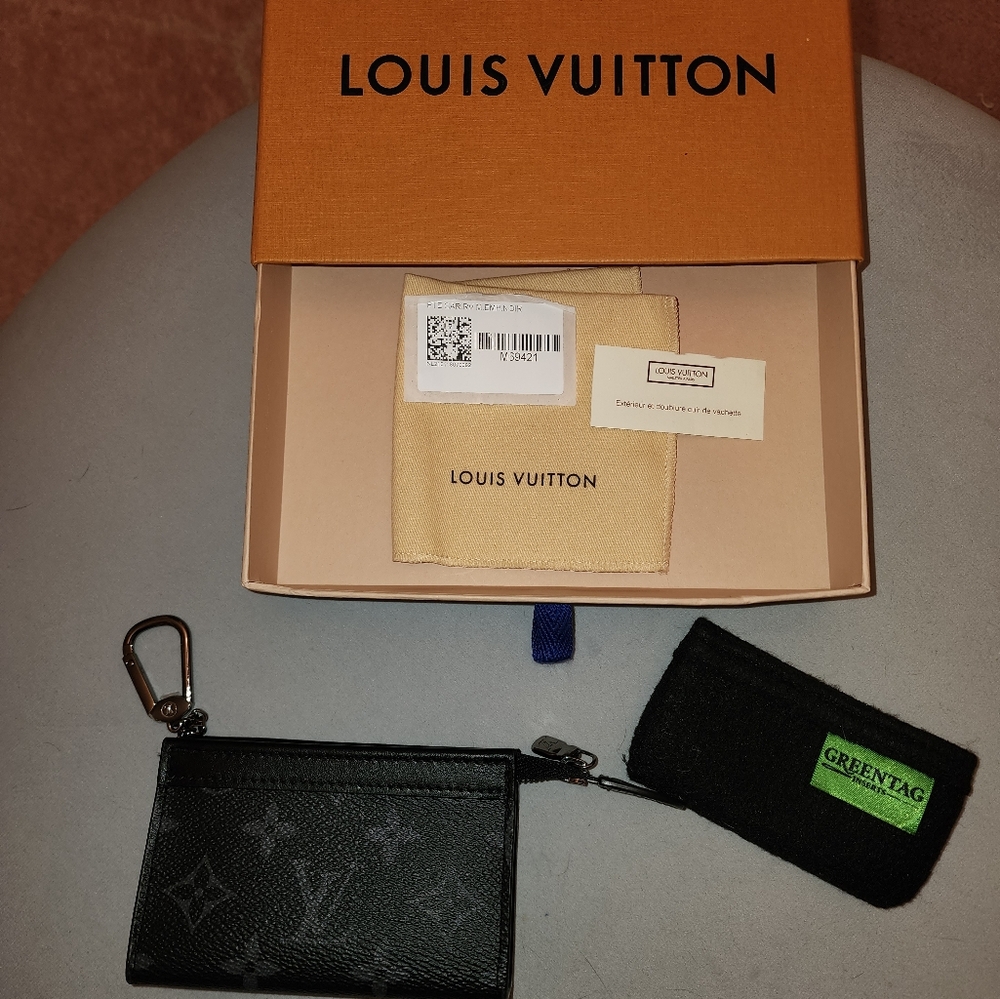 Louis Vuitton Monogram Eclipse Voyage Key Pouch - Picture 11 of 16